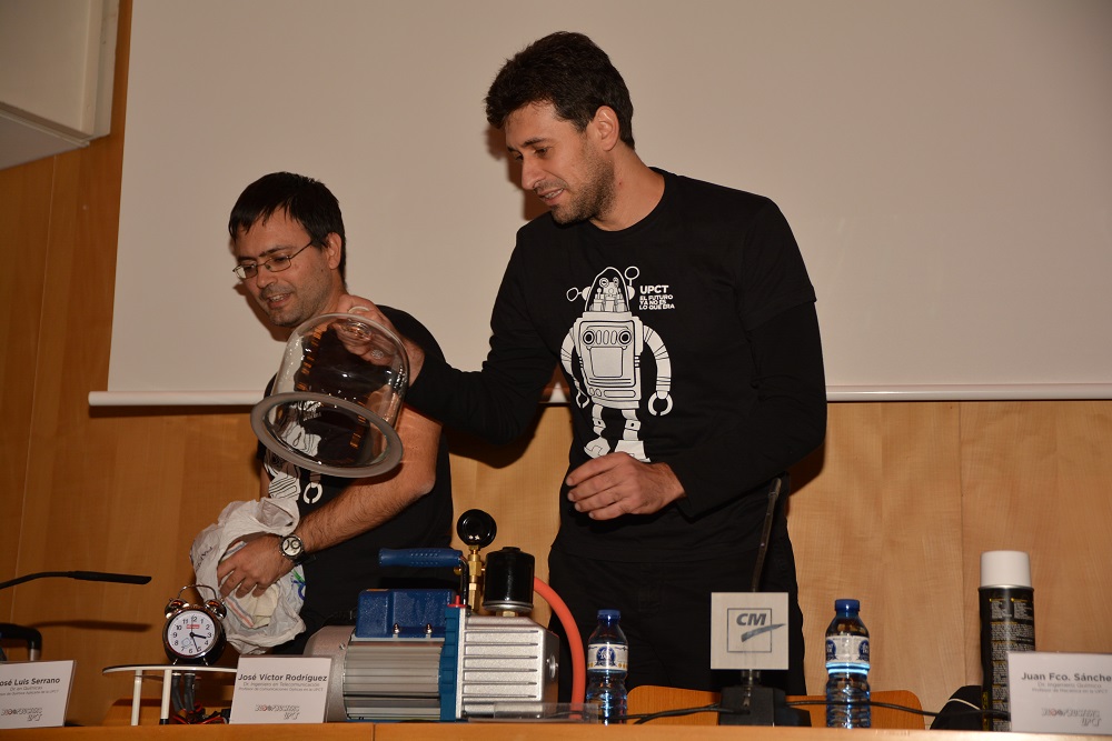 foto: Ingeniosanos retoma su actividad en hospitales con talleres virtuales sobre gazapos tecnológicos en el cine