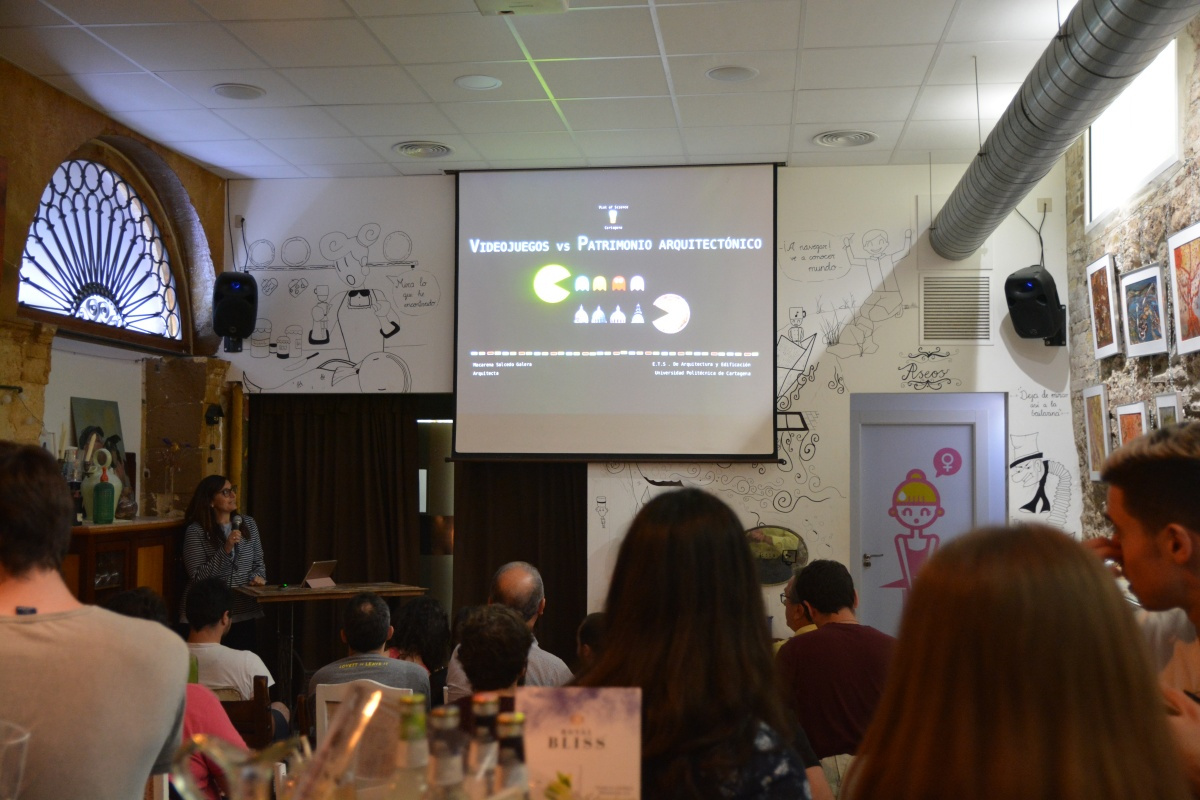 foto: Charlas de divulgación científica de jóvenes investigadores, este jueves, en el festival Pint of Science
