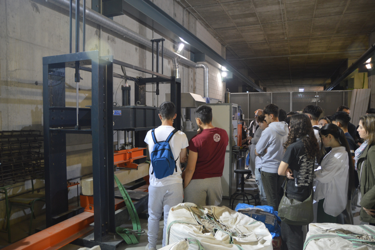 foto: Estudiantes de Alguazas, Torre-Pacheco y La Unión recorren laboratorios y talleres de Arquitectura y Edificación